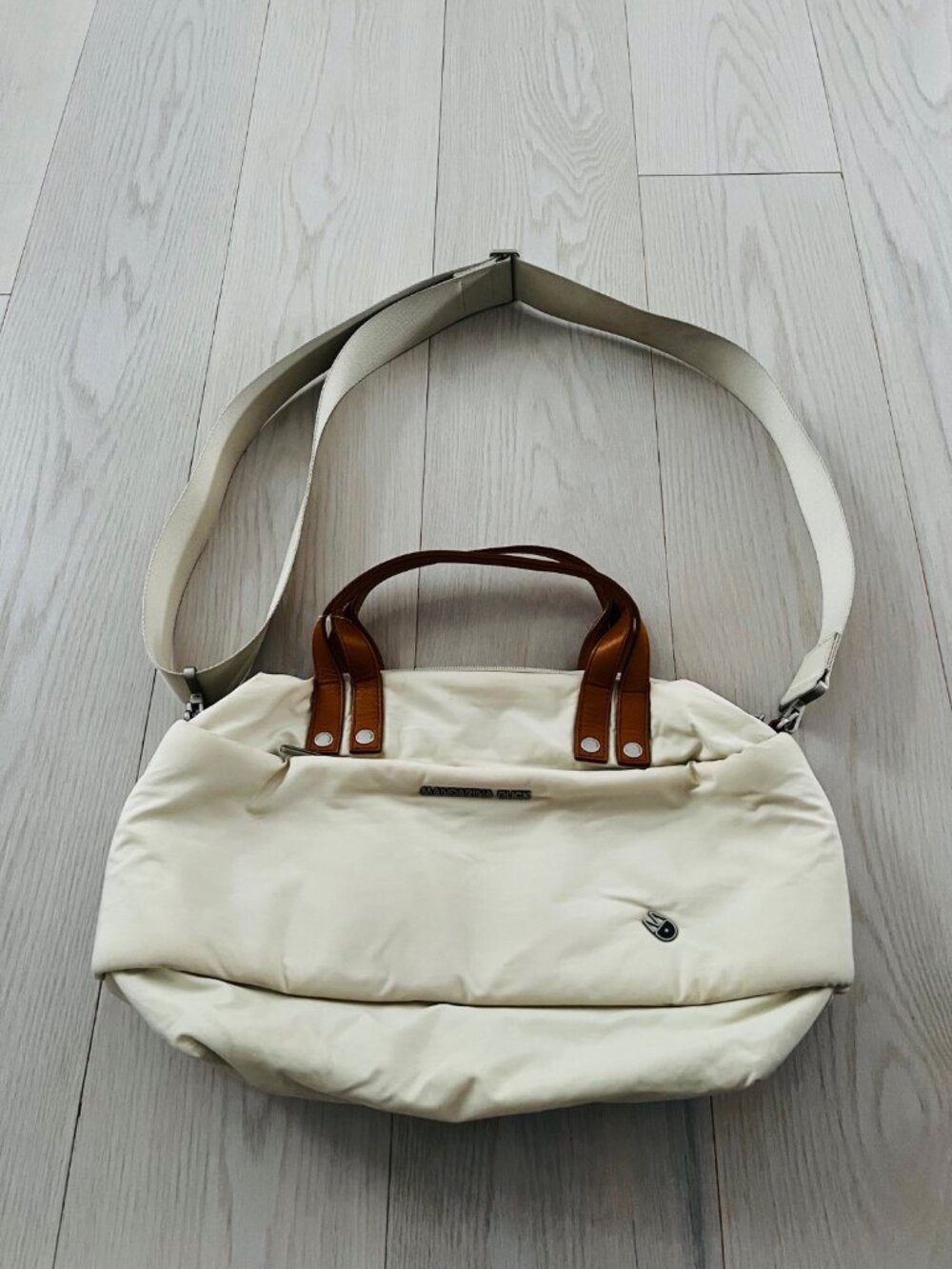 Mandarina Duck Crossbody Zip Tote Handbag Off White / Tan